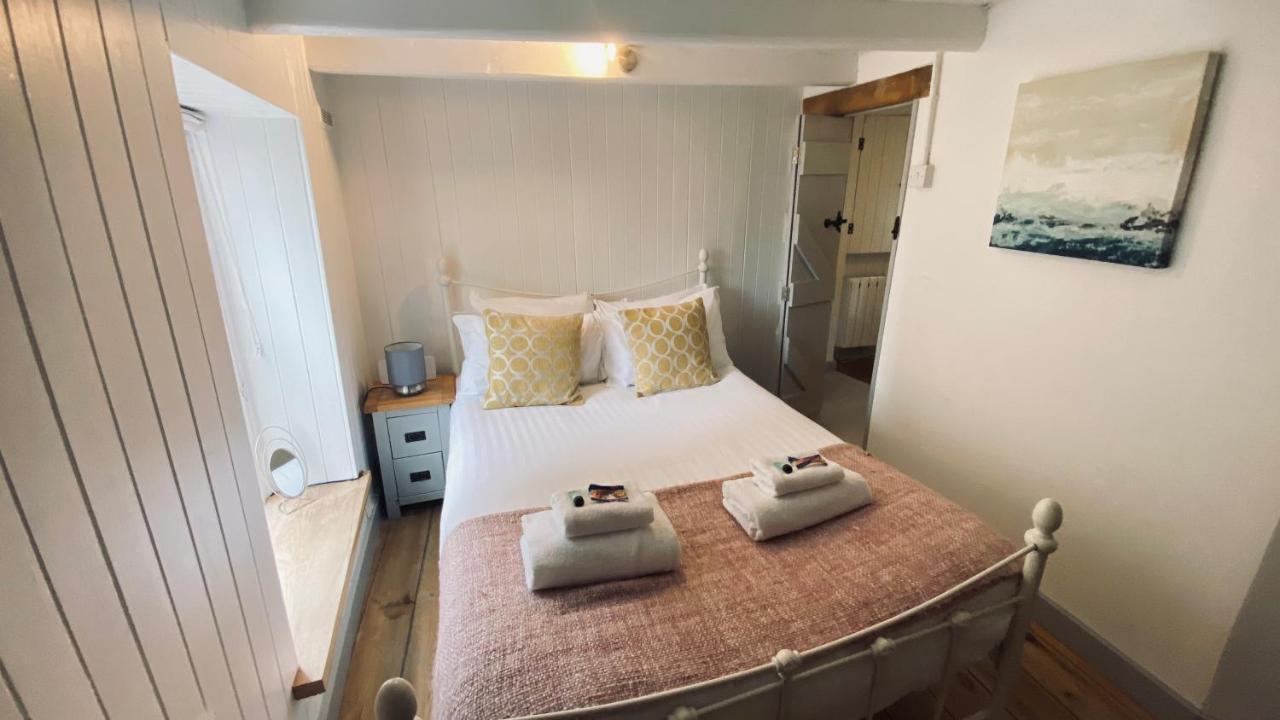 Spindrift Is A Beautiful Newly Refurbished Three Bedroom Private Family House Located On The Old Harbour And The Coastal Path In The Heart Of Beautiful Полперро Екстер'єр фото